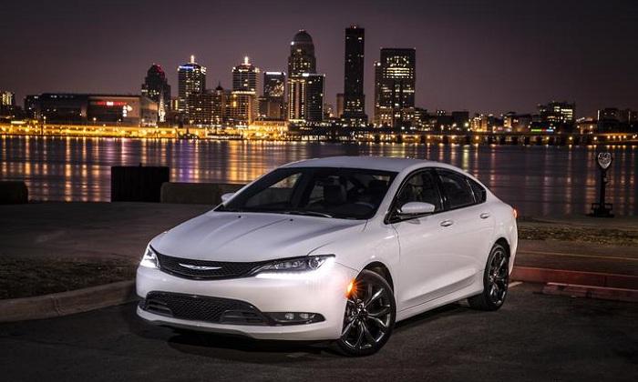 The 2015 Chrysler 200 Springs Forward With Two New Interior