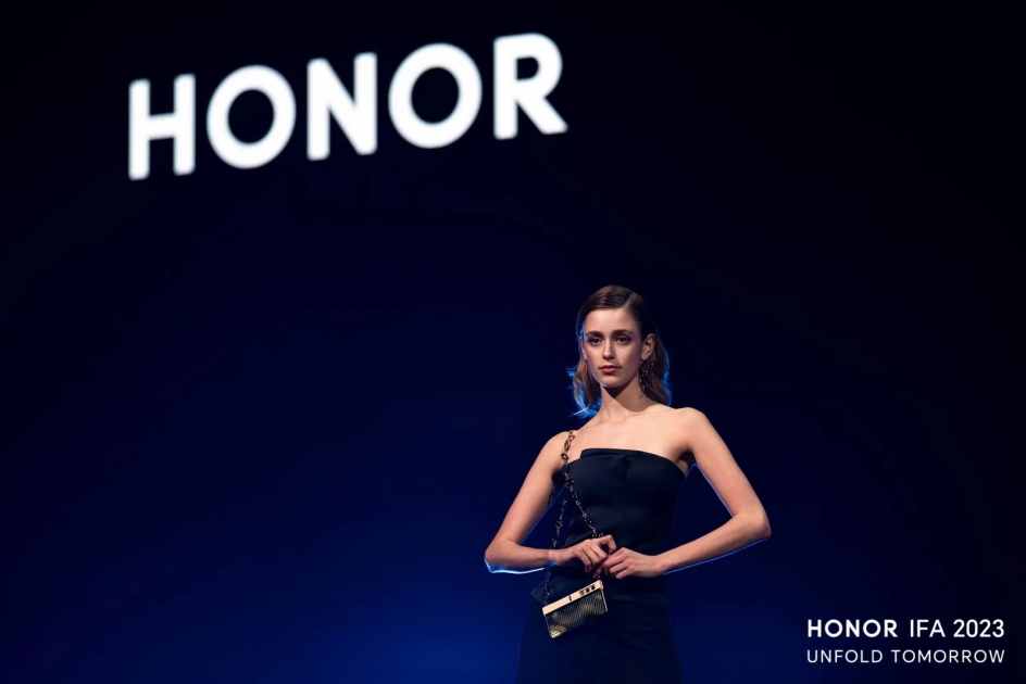 HONOR V Purse Concept Shown Off During IFA 2023 